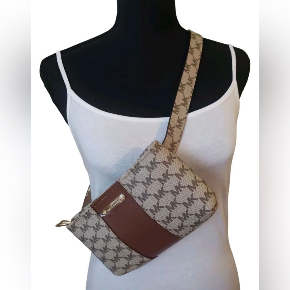 MICHAEL KORS FANNY PACK